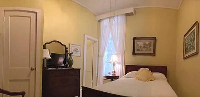 Interior - Franklin Terrace Bed And Breakfast in Franklin, NC Restaurants/Food & Dining