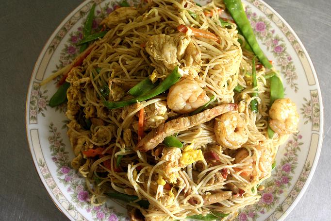 Product: Mei Fun is stir-fry thin rice noodles! Singapore Mei Fun is w/ curry. Canton Mei Fun is w/o curry. You can also get mei fun with only pork or only chicken! - Jade Garden Sarasota in Sarasota, FL Chinese Restaurants