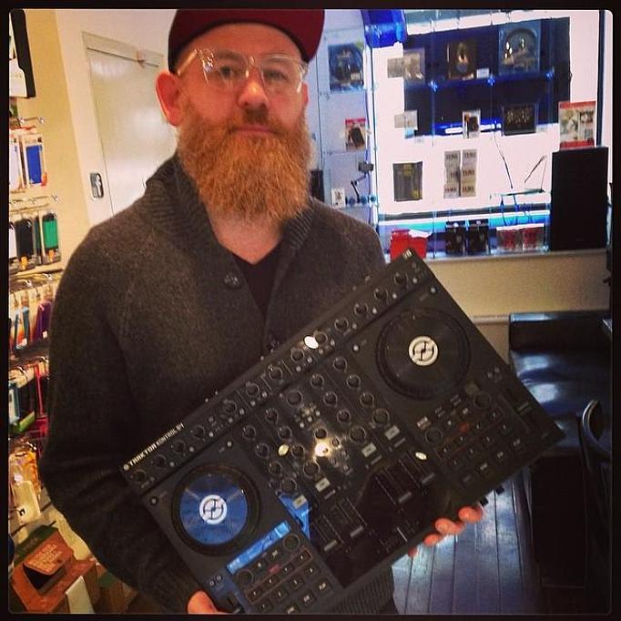 Product: Traktor kontrol S4 - Fixed! - Ifix in Upper East Side - New York, NY Business Services