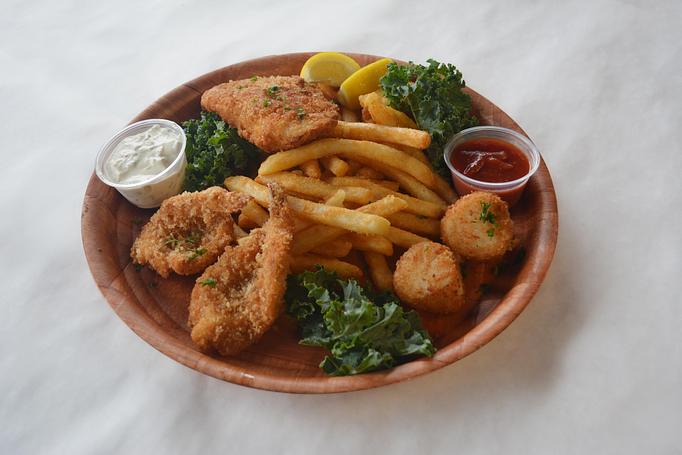 Product: Monday | Fried Seafood Combo - Rustic Inn Crabhouse in Fort Lauderdale, FL Seafood Restaurants
