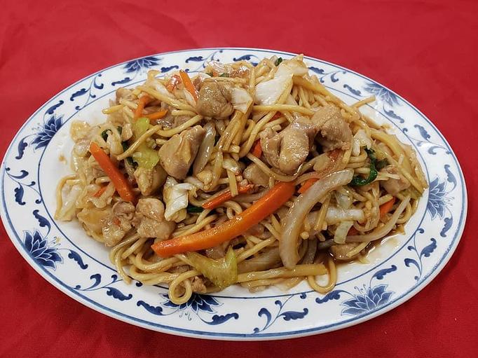 Product: Chicken lomein noodles dinner size - Tsing Tsao Chinese Fast Food in Des Moines, IA Chinese Restaurants