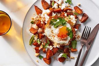 Product - Ashley's Restaurant in Across from the University of Michigan Campus in the heart fo the State Street Shopping District. - Ann Arbor, MI American Restaurants