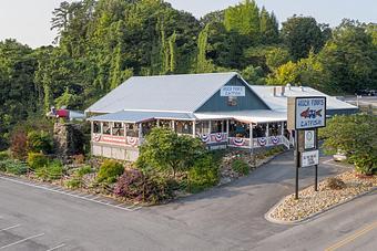 Exterior - Huck Finn's Catfish in Pigeon Forge, TN Soul Food Restaurants