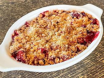 Product: Cranberry Apple Crumble - Hugo's Studio City in Valley Village - Studio City, CA Vegetarian Restaurants