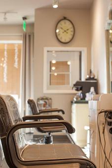 Interior - Amber Gold Salon in Highland, IN Gold Silver & Other Precious Metal Jewelry