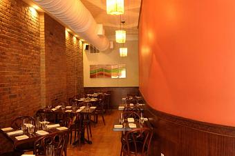 Interior - Henry's End Restaurant in Brooklyn Heights - Brooklyn, NY American Restaurants