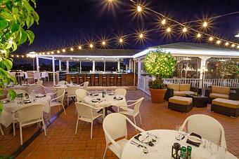 Interior - Bayside Seafood Grill & Bar in in the Village on Venetian Bay - Naples, FL American Restaurants