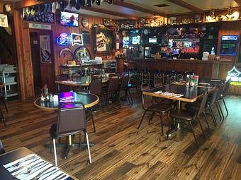 Interior - Billy Smoothboars in Bandon, OR Steak House Restaurants