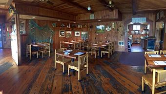 Interior: Enjoy a great lunch! - Billy Smoothboars in Bandon, OR Steak House Restaurants