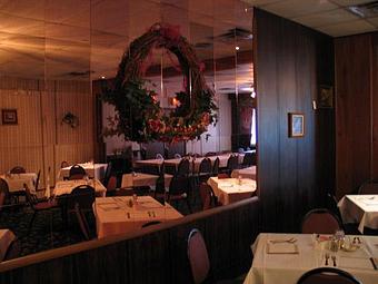 Interior - Brass Door Restaurant-Catering in Carrollton, IL American Restaurants