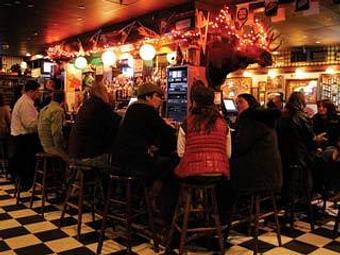 Interior - Brennan's Bowery Bar & Restaurant in right near the Eastern Hills Mall - Williamsville, NY American Restaurants