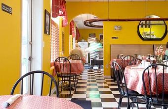 Interior - Cafe Frederica in Saint Simons Island, GA American Restaurants