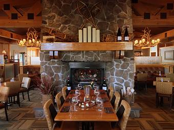 Interior - Canoe Restaurant in Bedford, NH American Restaurants