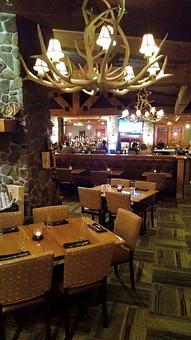 Interior - Canoe Restaurant in Bedford, NH American Restaurants