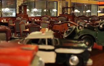 Interior - Carol's Garden Restaurant in Carol Stream, IL American Restaurants