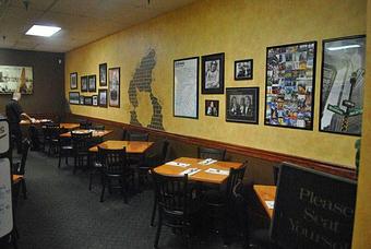 Interior - Dalli's Pizza in Lake Mary, FL Pizza Restaurant