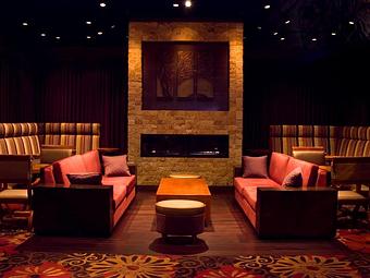 Interior - DC Cafe - Sully's Sports Bar and Grill - The Dining Car Restaurant in Reno, NV Steak House Restaurants