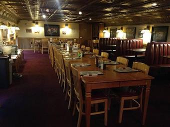 Interior - DeLongs Casual Dining & Spirits in Pontiac, IL American Restaurants