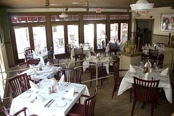 Interior - Dierdorf & Hart's Steakhouse in Maryland Heights, Missouri - Saint Louis, MO American Restaurants