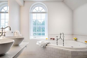 Interior - Epoch Restaurant & Bar in Exeter, NH American Restaurants