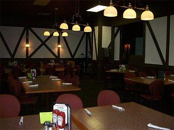 Interior - F & O's in Des Moines, IA Pizza Restaurant Interior - F & O's in Des Moines, IA Pizza Restaurant