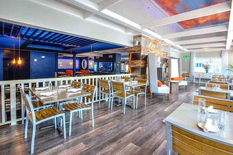 Interior - Fins Bar & Grille in Washington Street Mall - Cape May, NJ American Restaurants