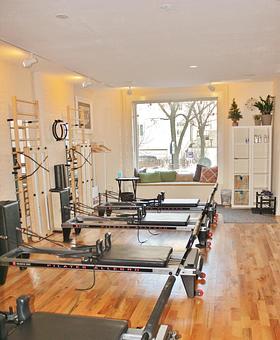 Interior - Flow Studios: Pilates, Fitness & Wellness in Lincoln Park - Chicago, IL Health Clubs & Gymnasiums
