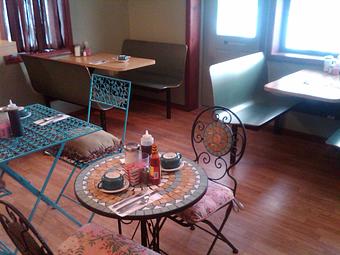 Interior - Flury's Cafe in Cuyahoga Falls, OH American Restaurants