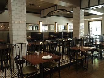 Interior - Frankie and Fanucci's Wood Oven Pizzeria in Hartsdale Village - Hartsdale, NY Italian Restaurants