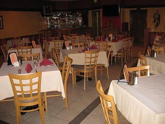 Interior - Gianni's Ristorante & Pizzeria in Franklin Park, IL Pizza Restaurant