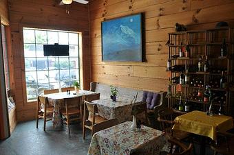 Interior - Grapes & Beans in Clayton, GA Coffee, Espresso & Tea House Restaurants