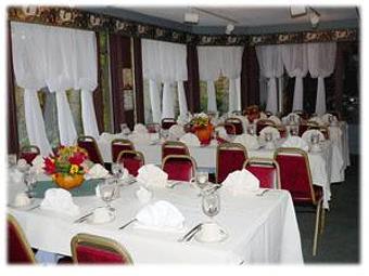 Interior - Green's Grille and Pub in Woburn, MA American Restaurants