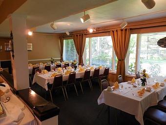 Interior - Green's Grille and Pub in Woburn, MA American Restaurants