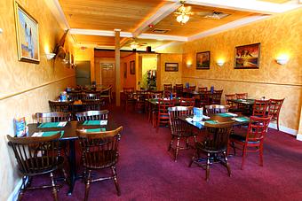 Interior: The Dining Room - Harbour Seagrill & Sports Bar in Winchendon, MA American Restaurants