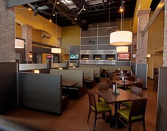Interior - Harvey's Grill and Bar in Saginaw, MI American Restaurants