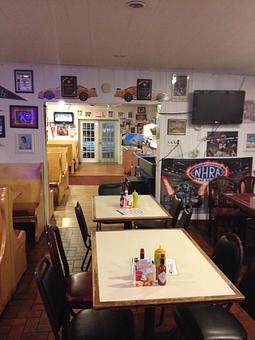 Interior - Henri's Hotts Barbeque in Hammonton, NJ Barbecue Restaurants
