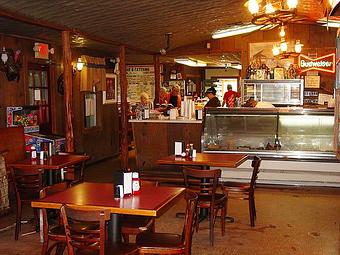 Interior - Hinzes Bar-B-Que in Wharton, TX Barbecue Restaurants