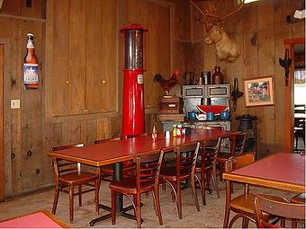 Interior - Hinzes Bar-B-Que in Wharton, TX Barbecue Restaurants