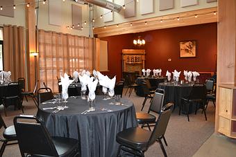 Interior - Howards Rivers Restaurant in Pateros, WA American Restaurants