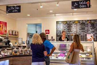 Interior - IL Gelato Cafe Haleiwa in Haleiwa, HI Dessert Restaurants