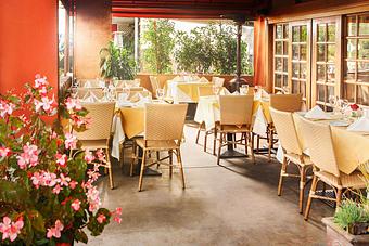 Interior - Il Piccolo Verde in Brentwood Village - Los Angeles, CA Italian Restaurants
