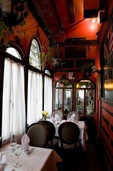 Interior - Isle of Capri in New York, NY Italian Restaurants