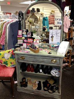 Interior - It’s My Girlfriend’s Consignment Boutique in North Conway, NH Consignment & Resale Stores