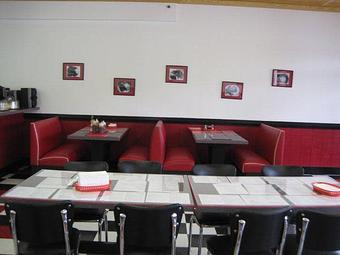 Interior - Jeb's BBQ Diner in Carrollton, VA Barbecue Restaurants