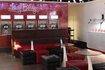 Interior - Juicy Berry in Eugene, OR Dessert Restaurants