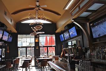 Interior - Kirkwood Bar in Lakeview - Chicago, IL American Restaurants