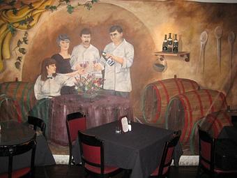 Interior - Laszlo's Iron Skillet in Withamsville - Cincinnati, OH American Restaurants