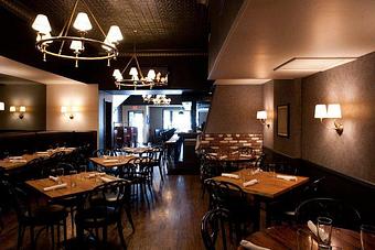 Interior - Left Coast Kitchen in Merrick, NY American Restaurants