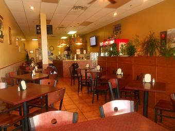 Interior - Leo's Restaurant & Pizzeria - Town Center in Newburgh, NY Pizza Restaurant