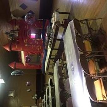 Interior - Meeting Place in Niagara Falls, NY American Restaurants